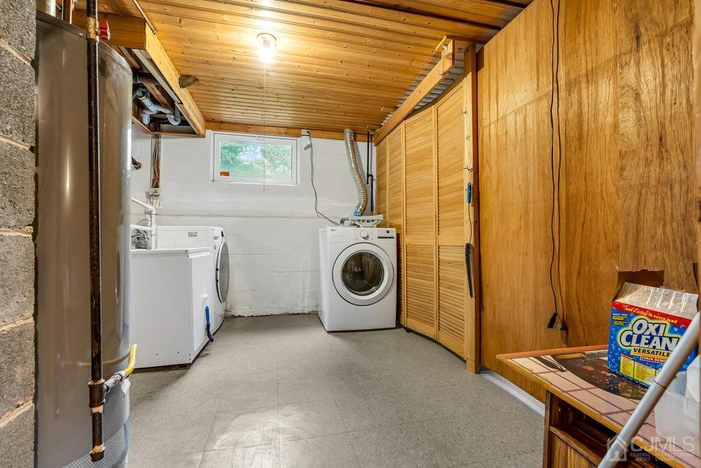 13 Eardley Road Edison, NJ 08817 - Photo 23 of 35 a utility room with dryer and washer