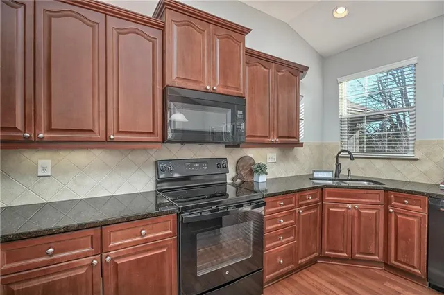 $439,000 | 9886 Nieman Place, Overland Park, KS 66214