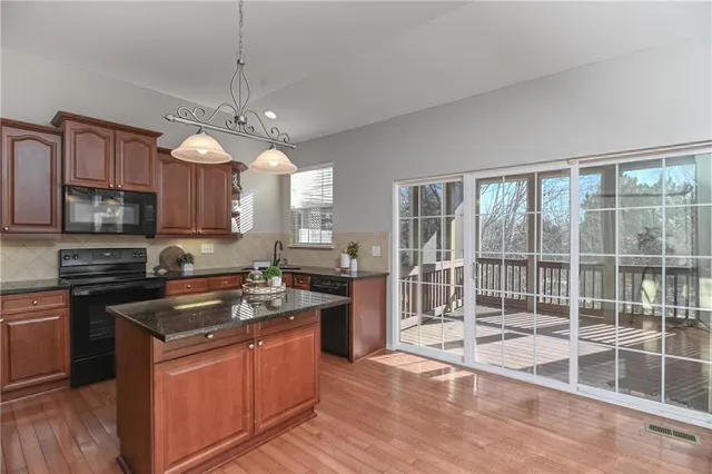 $439,000 | 9886 Nieman Place, Overland Park, KS 66214