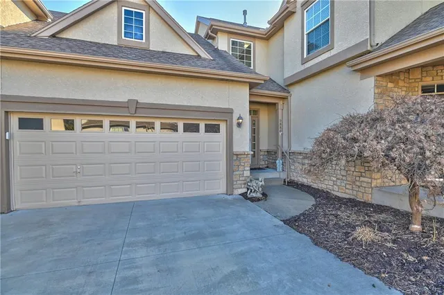 $439,000 | 9886 Nieman Place, Overland Park, KS 66214