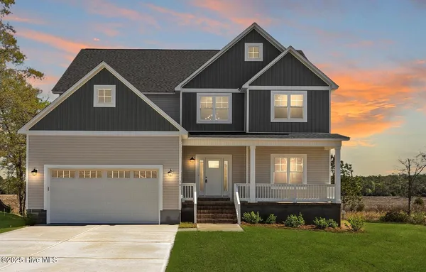 $609,900 | 301 East Ivybridge Drive, Hubert, NC 28539