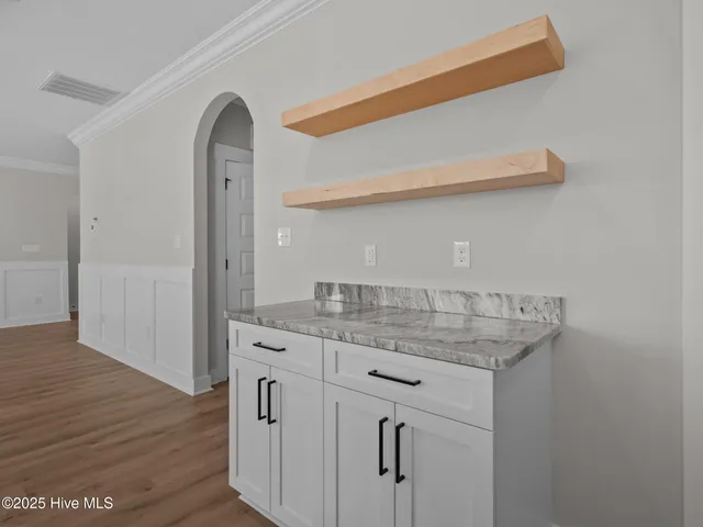 $619,900 | 301 East Ivybridge Drive, Hubert, NC 28539