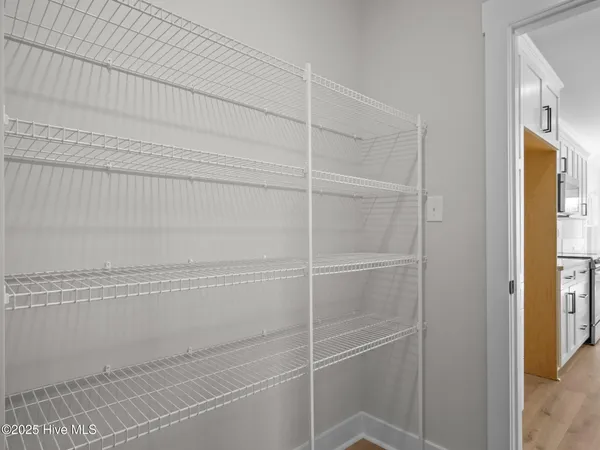 $609,900 | 301 East Ivybridge Drive, Hubert, NC 28539