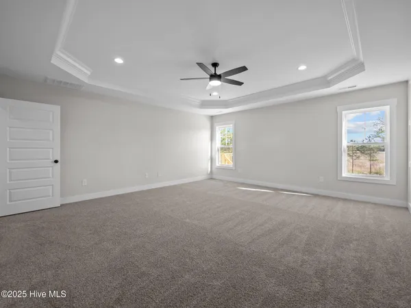 $609,900 | 301 East Ivybridge Drive, Hubert, NC 28539