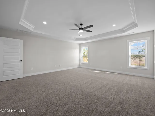 $619,900 | 301 East Ivybridge Drive, Hubert, NC 28539