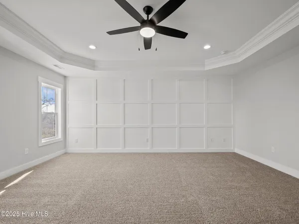 $609,900 | 301 East Ivybridge Drive, Hubert, NC 28539