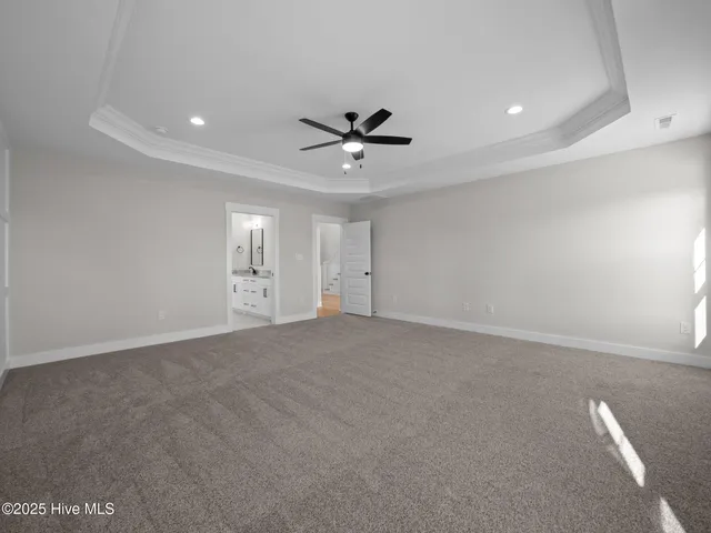 $619,900 | 301 East Ivybridge Drive, Hubert, NC 28539