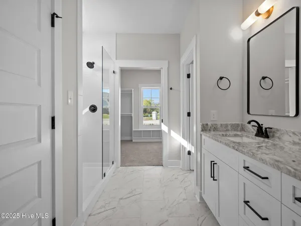 $609,900 | 301 East Ivybridge Drive, Hubert, NC 28539