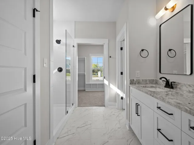 $619,900 | 301 East Ivybridge Drive, Hubert, NC 28539