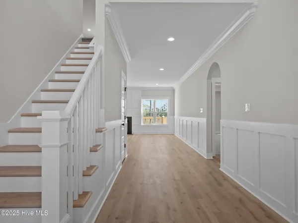 $609,900 | 301 East Ivybridge Drive, Hubert, NC 28539