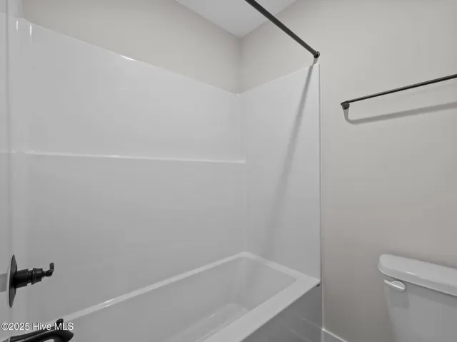 $619,900 | 301 East Ivybridge Drive, Hubert, NC 28539