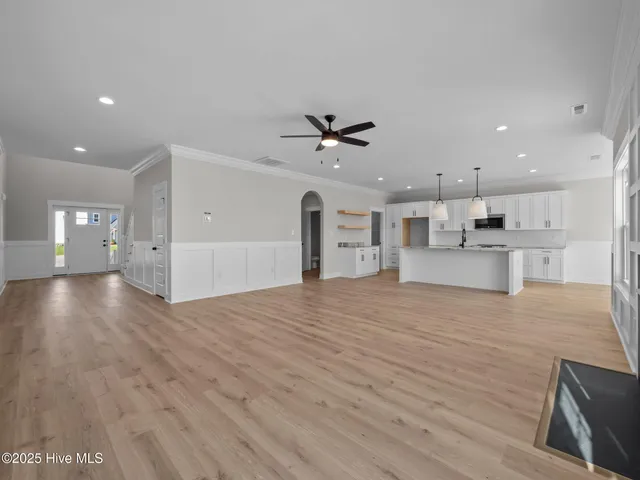 $619,900 | 301 East Ivybridge Drive, Hubert, NC 28539