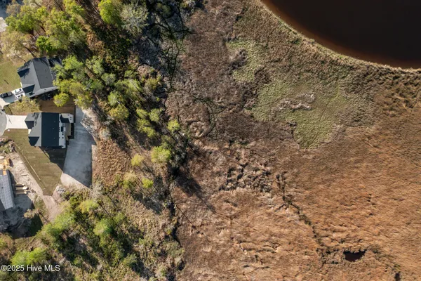 $609,900 | 301 East Ivybridge Drive, Hubert, NC 28539