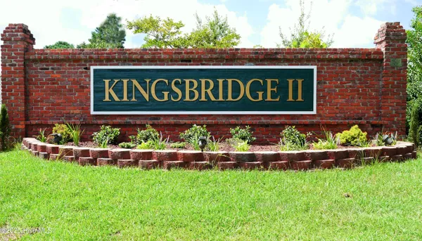 $609,900 | 301 East Ivybridge Drive, Hubert, NC 28539