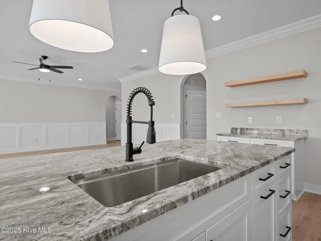 $619,900 | 301 East Ivybridge Drive, Hubert, NC 28539