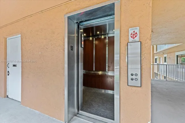 $1,850 | 6900 Southwest 39th Street, Unit 208J, Davie, FL 33314