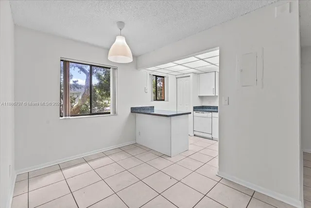 $1,850 | 6900 Southwest 39th Street, Unit 208J, Davie, FL 33314
