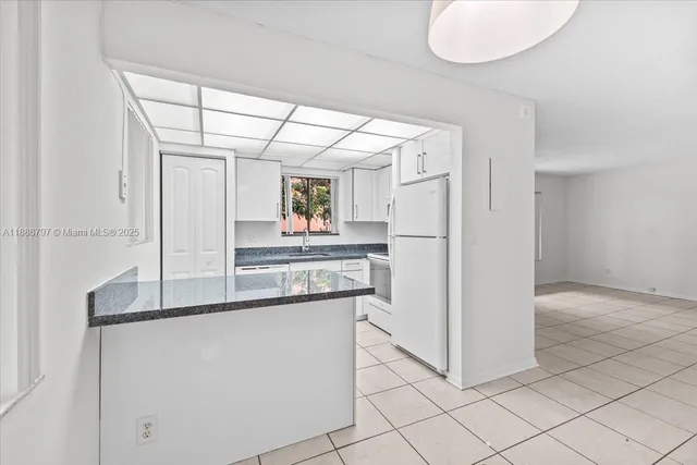 $1,850 | 6900 Southwest 39th Street, Unit 208J, Davie, FL 33314