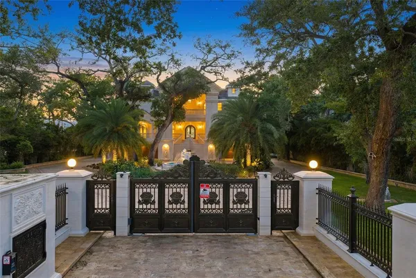 $15,100,000 | 2000 Park Street North, St. Petersburg, FL 33710