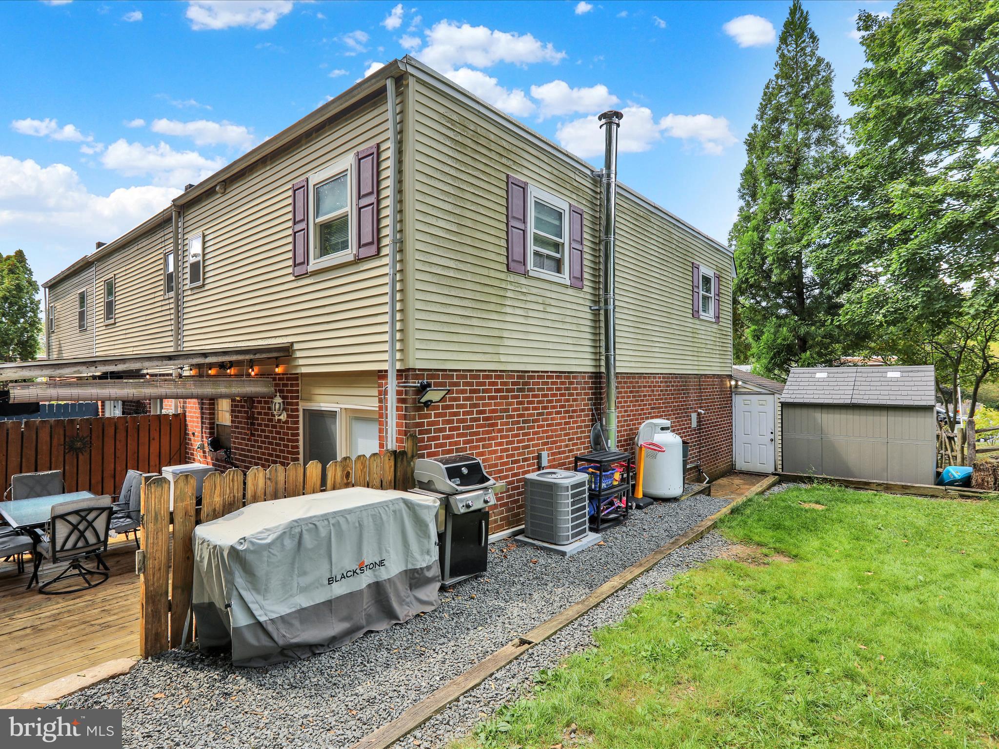 1212 Deer Run Reading, PA 19606 - Photo 27 of 29 a view of a backyard with sitting area