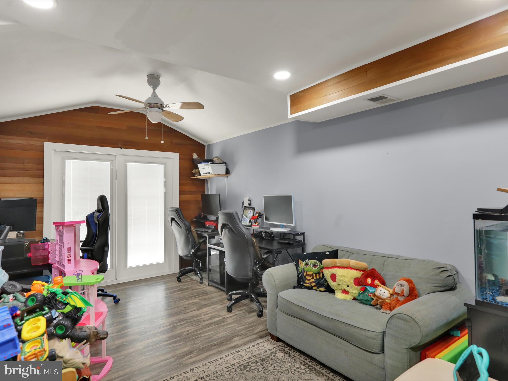 1212 Deer Run Reading, PA 19606 - Photo 3 of 29 a living room with furniture