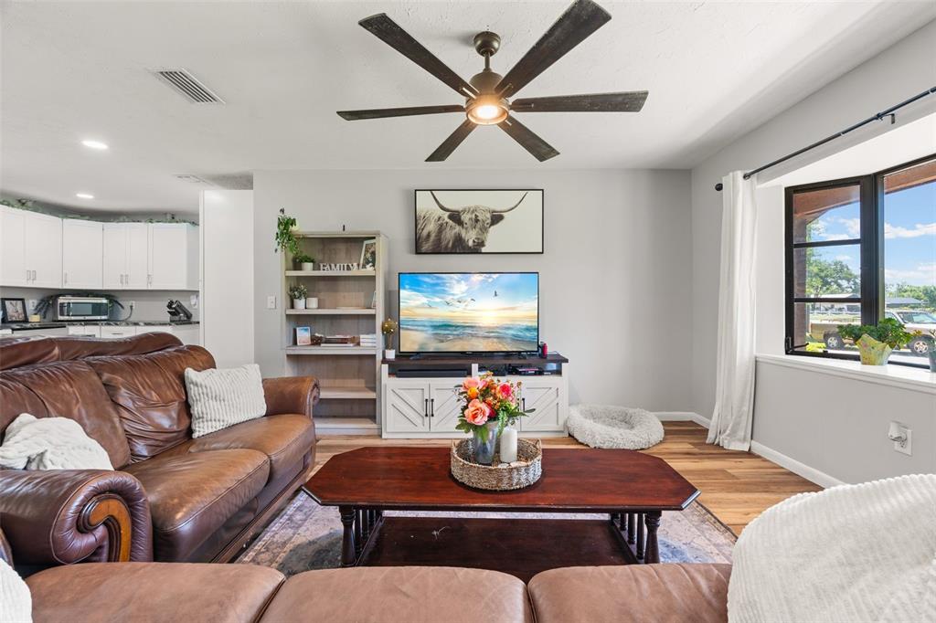 7605 Richardson Road Sarasota, FL 34240 - Photo 9 of 67