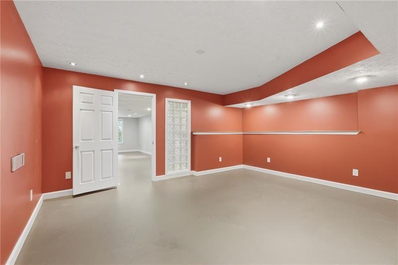 694 Shore View Lithonia, GA 30058 - Photo 32 of 39