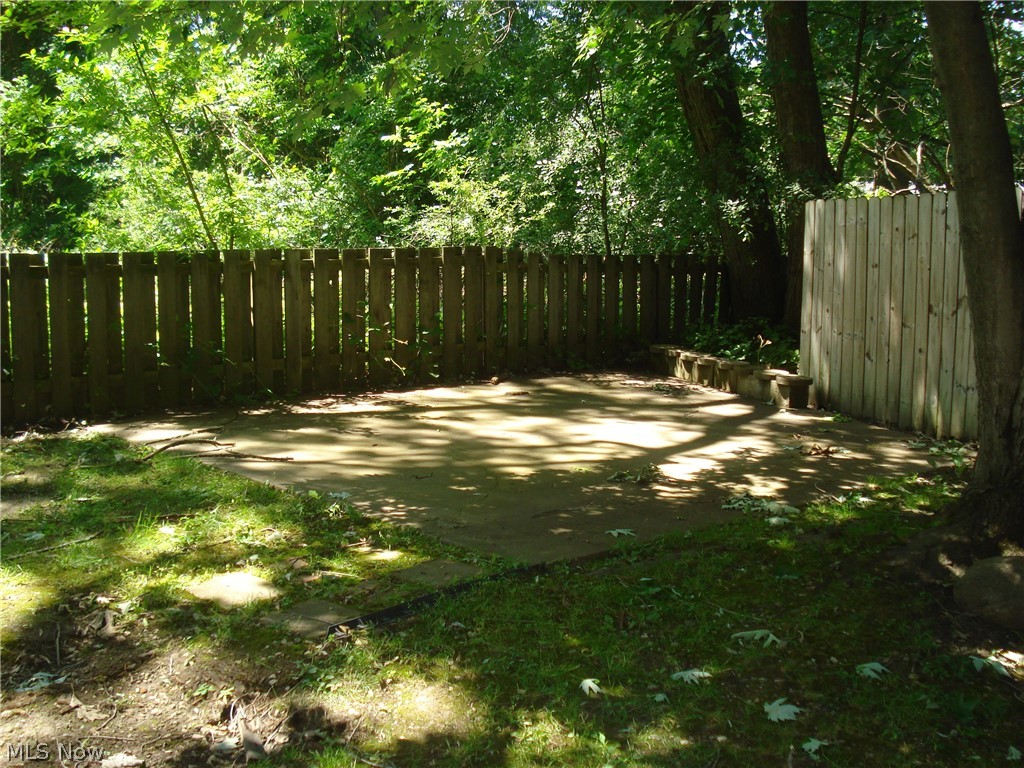 7342 Hopkins Road Mentor, OH 44060 - Photo 20 of 49 14 x 14 concrete patio