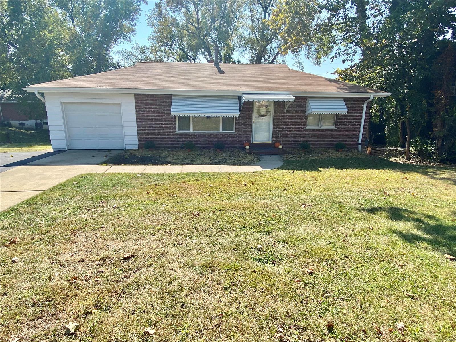 3310 Ringer Road St. Louis, MO 63125 - Photo 1 of 24 Gallery Image 1