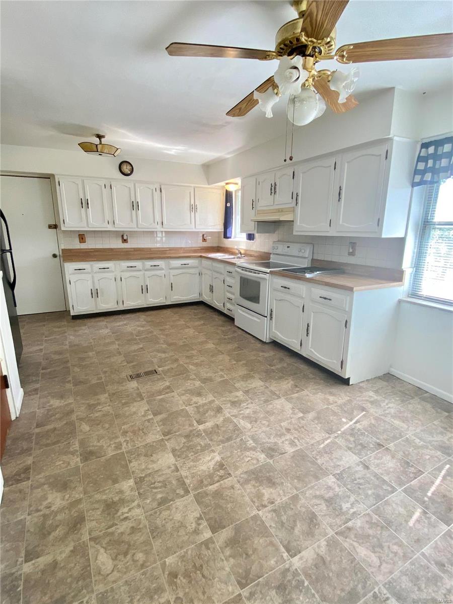 3310 Ringer Road St. Louis, MO 63125 - Photo 8 of 24 Gallery Image 8