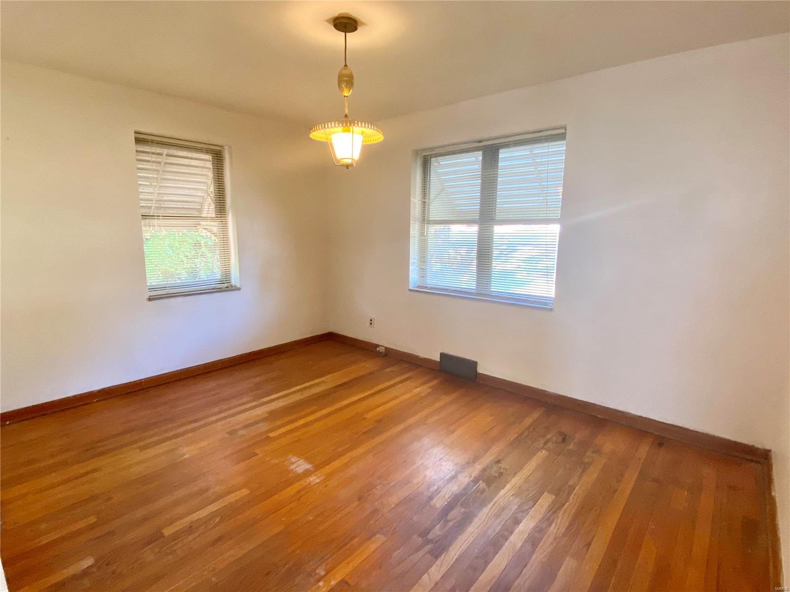 3310 Ringer Road St. Louis, MO 63125 - Photo 9 of 24 Gallery Image 9
