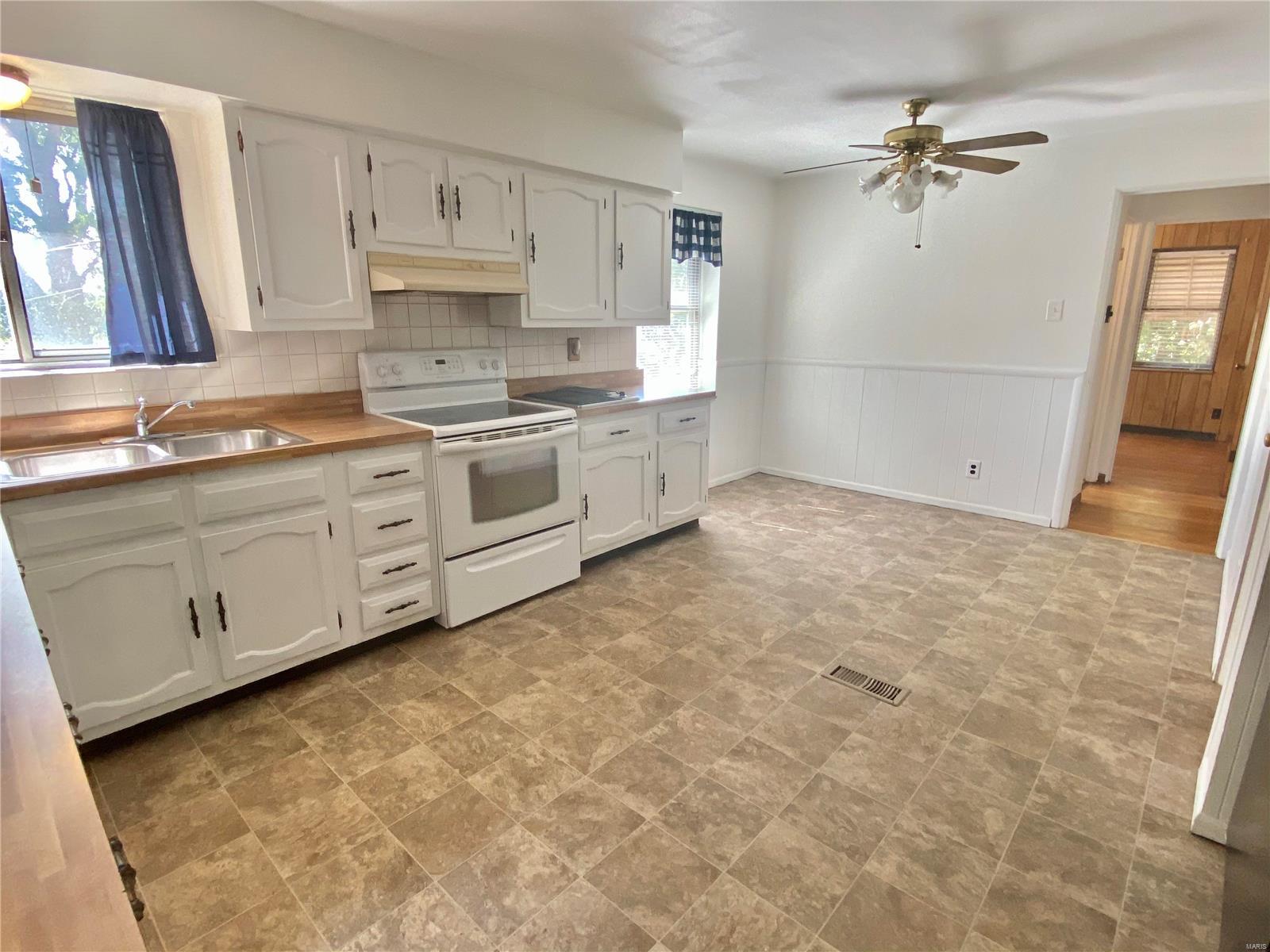 3310 Ringer Road St. Louis, MO 63125 - Photo 10 of 24 Gallery Image 10