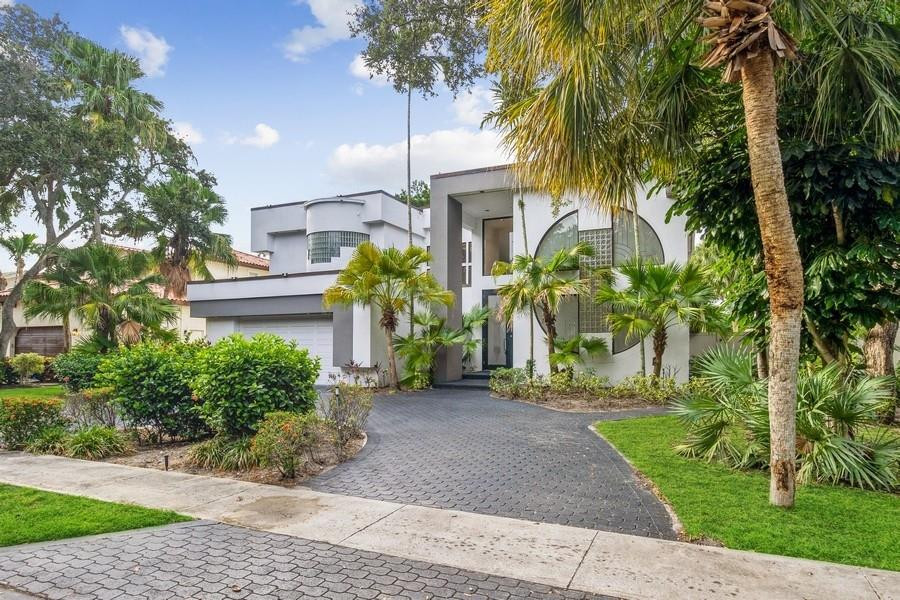 860 Southwest 22nd Street Boca Raton, FL 33486 - Photo 1 of 31 Photo 1