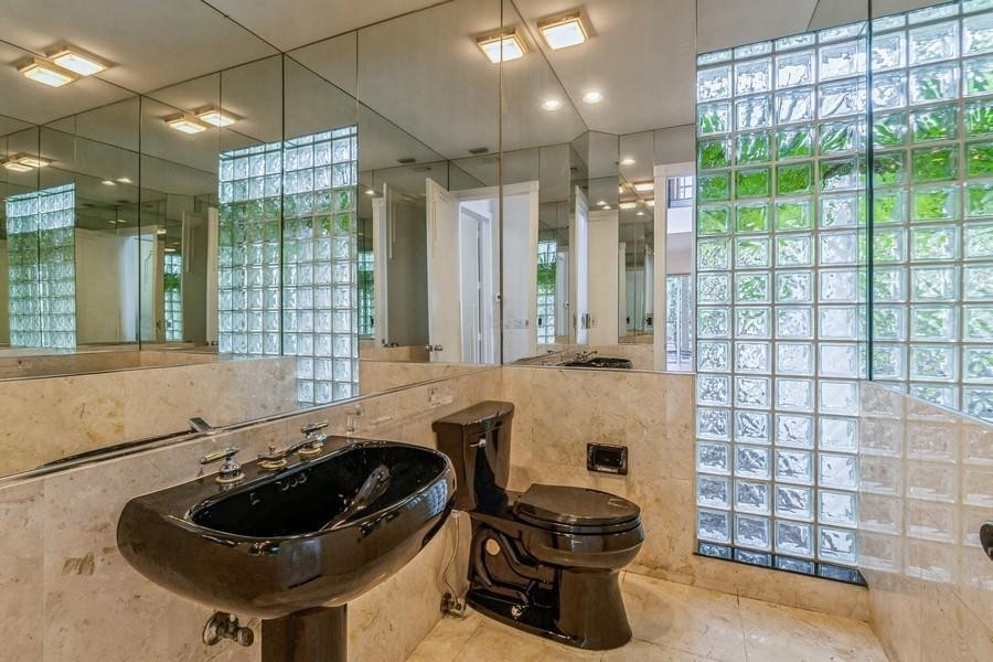 860 Southwest 22nd Street Boca Raton, FL 33486 - Photo 25 of 31 Guest 1/2 bath