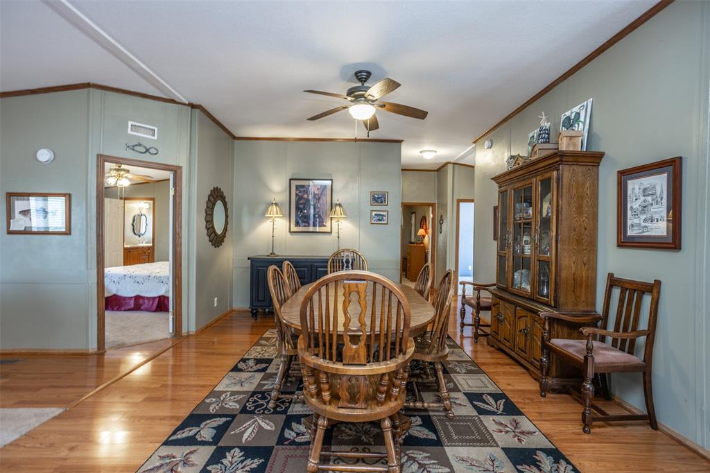 41 Thompson Road Gainesville, TX 76240 - Photo 9 of 40