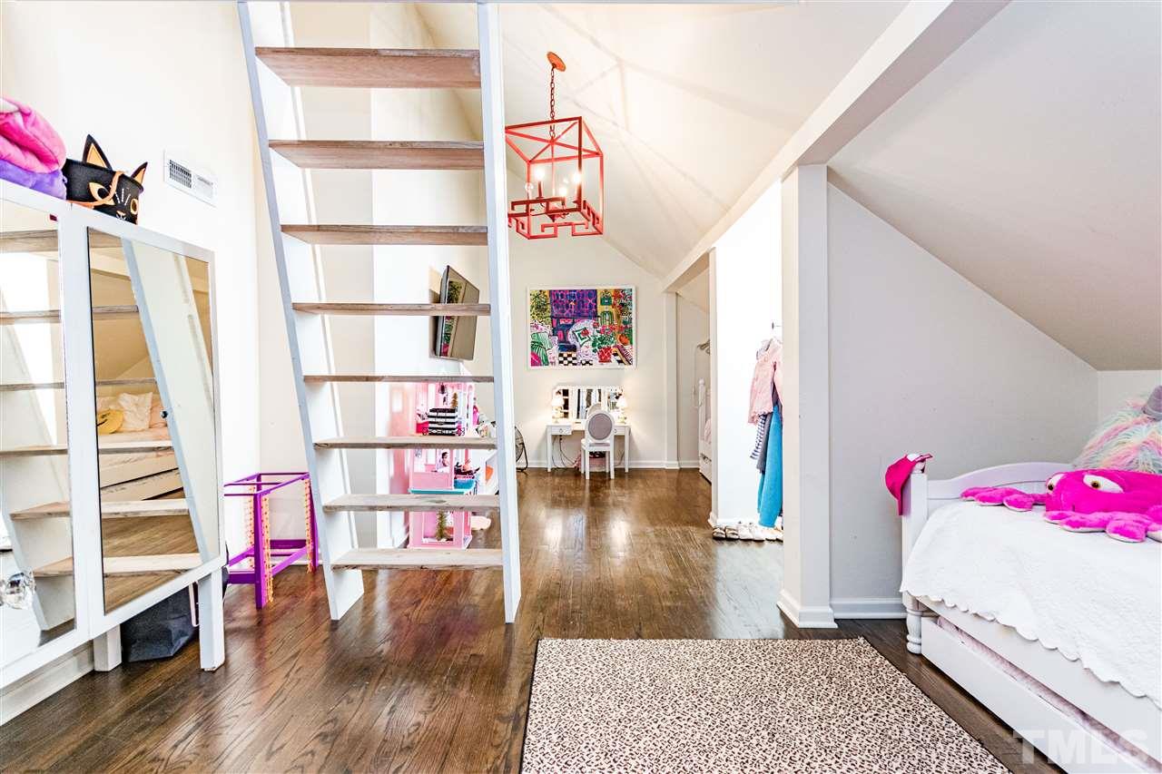 1114 Harvey Street Raleigh, NC 27608 - Photo 18 of 24 a view of a interior of the house