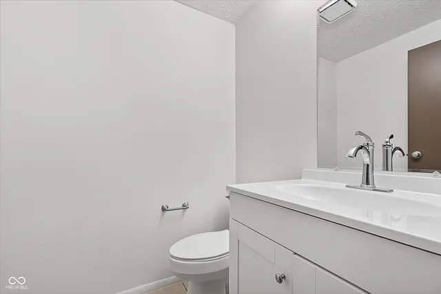 $127,900 | 10186 Dedham Drive, Indianapolis, IN 46229