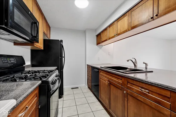 $127,900 | 10186 Dedham Drive, Indianapolis, IN 46229