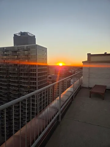 $1,450 | 3100 North Lake Shore Drive, Unit 212, Chicago, IL 60657