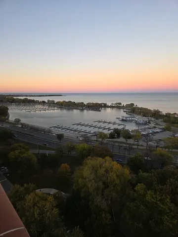 $1,450 | 3100 North Lake Shore Drive, Unit 212, Chicago, IL 60657