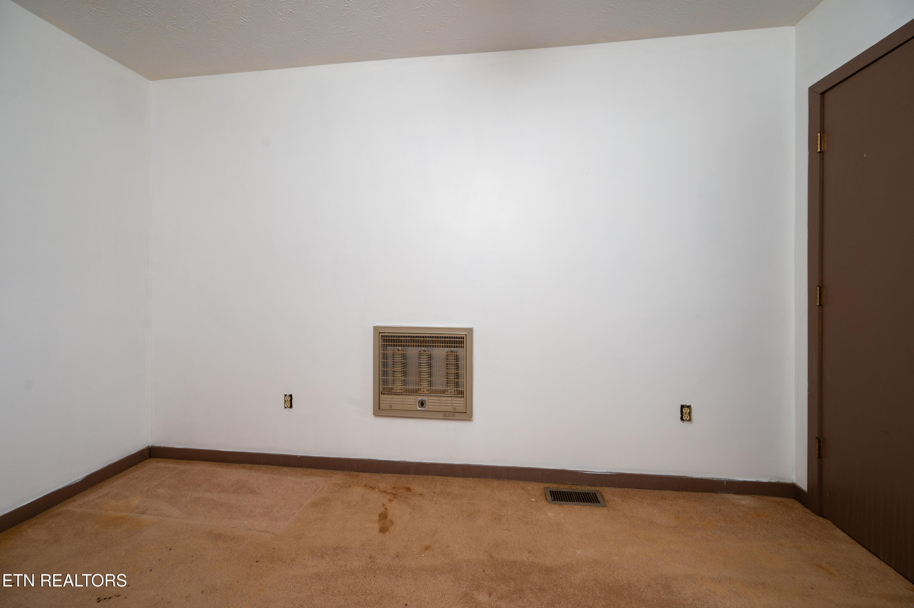 2424 Idle Hour Road Kingsport, TN 37660 - Photo 8 of 34 Idle Hour-14