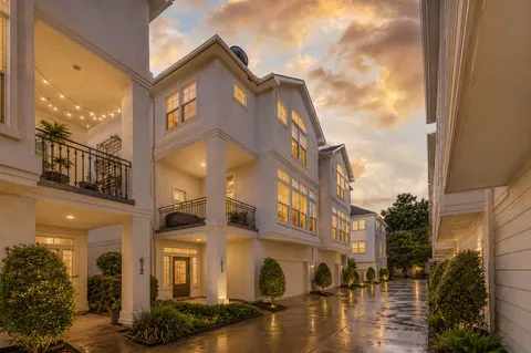 $465,000 | 610 Leverkuhn Street, Houston, TX 77007