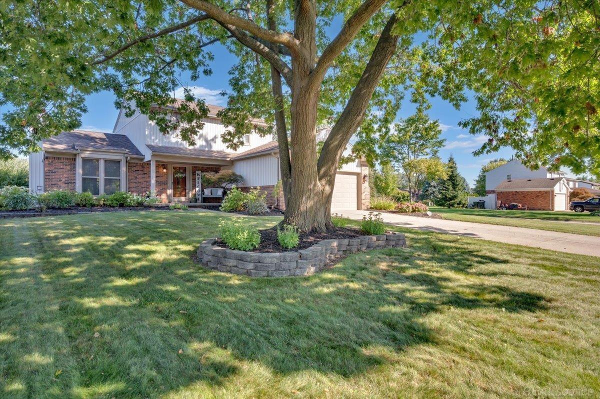 2326 Cumberland Road Rochester Hills, MI 48307 - Photo 3 of 36