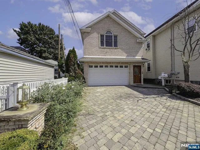 $3,000 | 91 Cutler Street, Unit 2/2, Clifton, NJ 07011