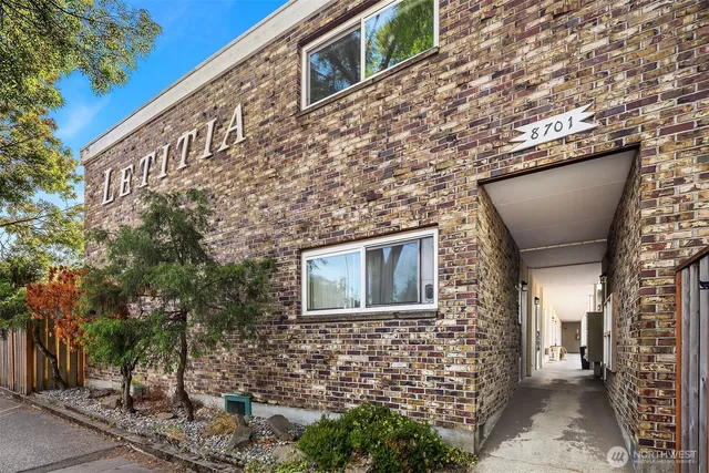 $278,000 | 8701 35th Avenue Northeast, Unit 9, Seattle, WA 98115