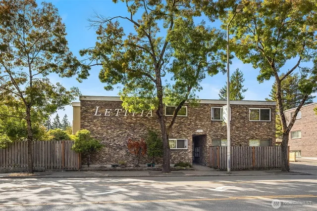 $278,000 | 8701 35th Avenue Northeast, Unit 9, Seattle, WA 98115