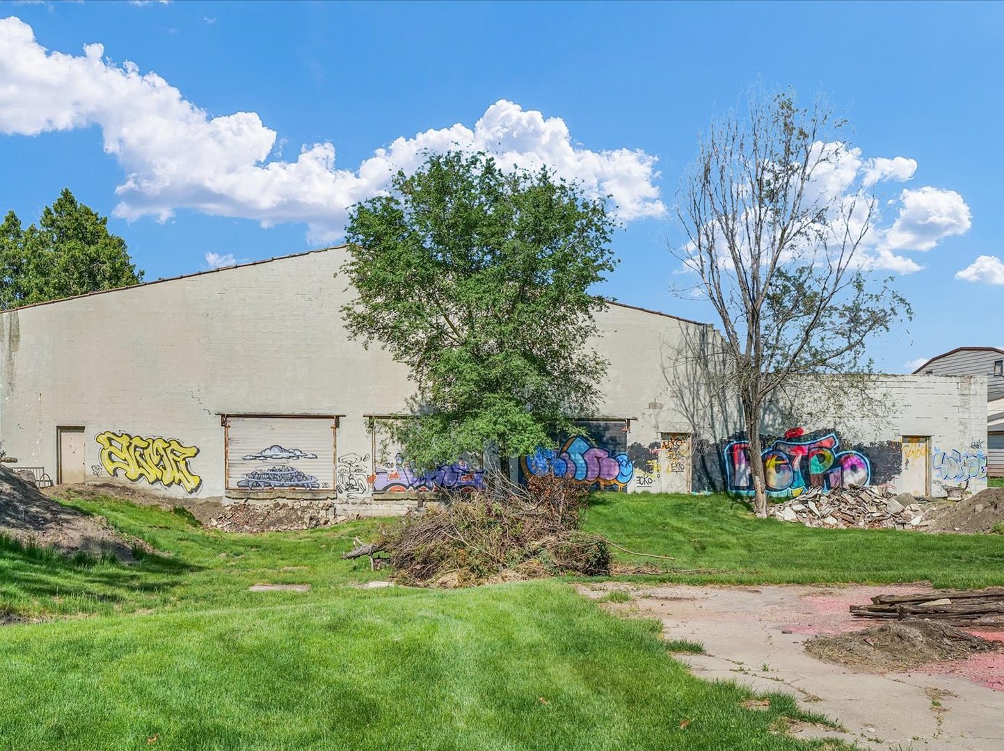 121 Neal Drive, Unit 1 Rantoul, IL 61866 - Photo 30 of 30 a front view of a house with garden