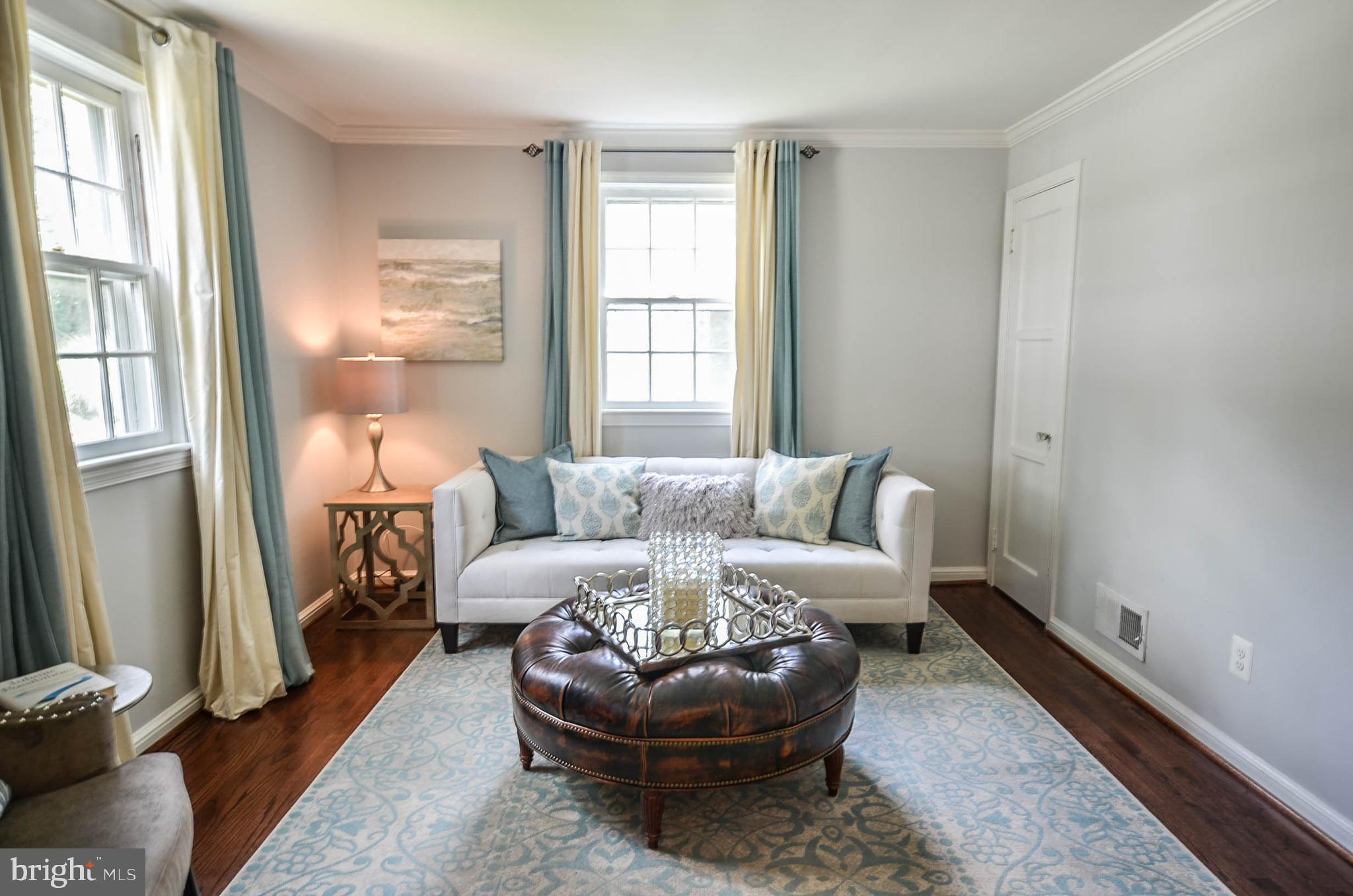 9912 Capitol View Avenue Silver Spring, MD 20910 - Photo 3 of 35 Entertain or relax in your new LR w/rich HWF
