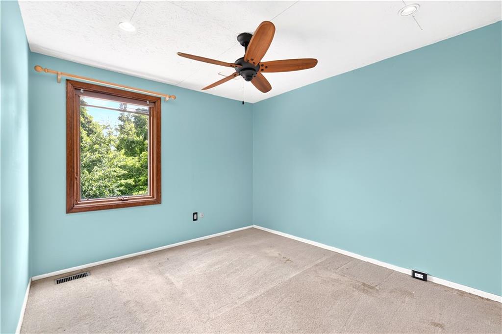 480 Hunting Creek Road Canonsburg, PA 15317 - Photo 23 of 32 Bedroom