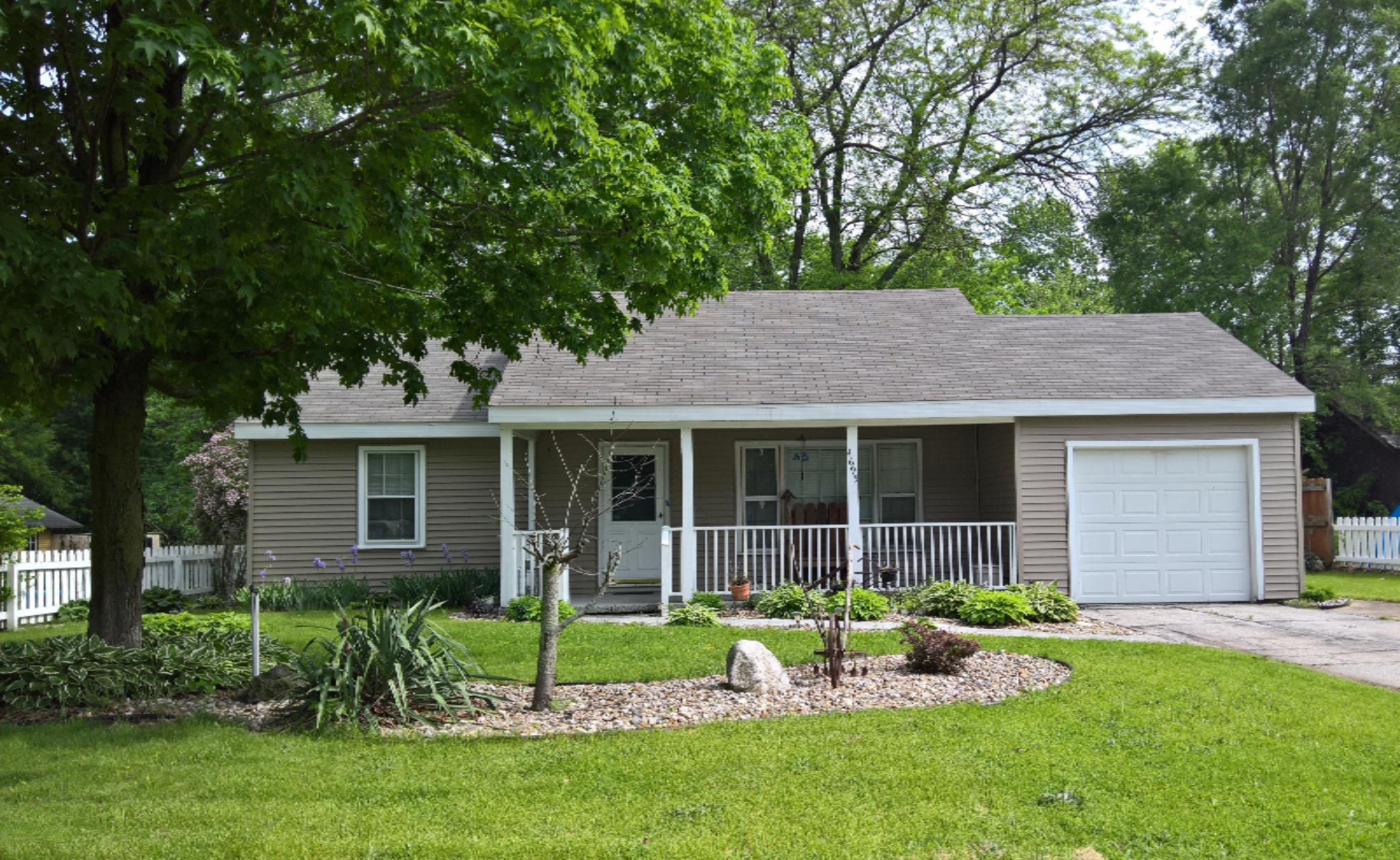 4695 Territorial Road Benton Harbor, MI 49022 - Photo 1 of 21 WP_20160526_10_43_21_Pro